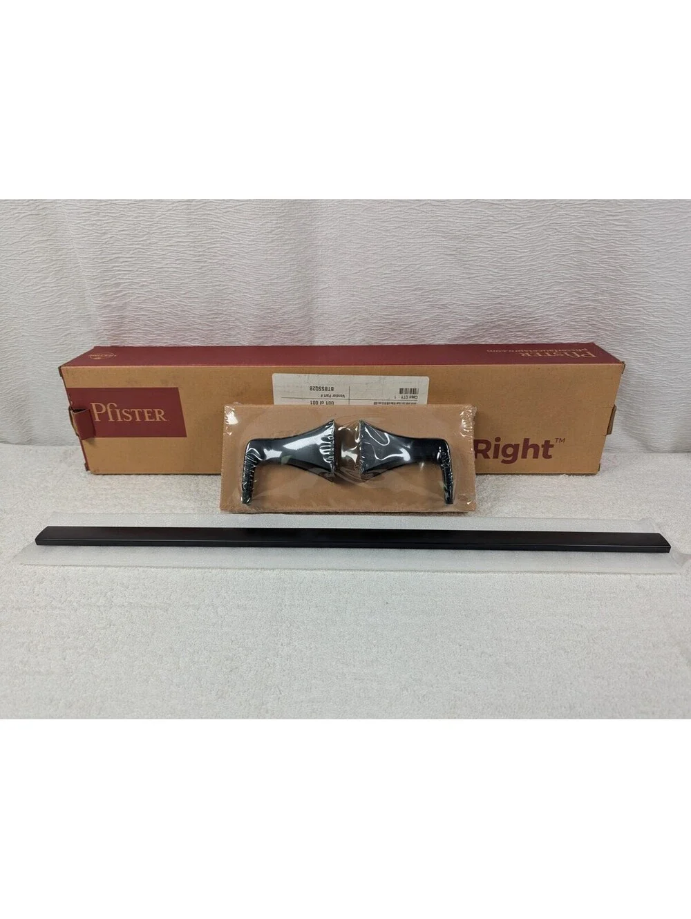 Pfister - BTB-SSQ2B - 24 inch Towel Bar - Matte Black